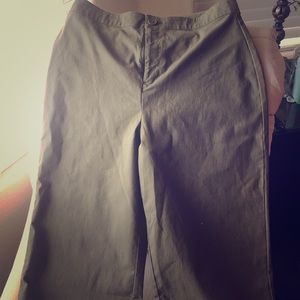 NWT - Forever 21 Olive Woven Trouser Capris